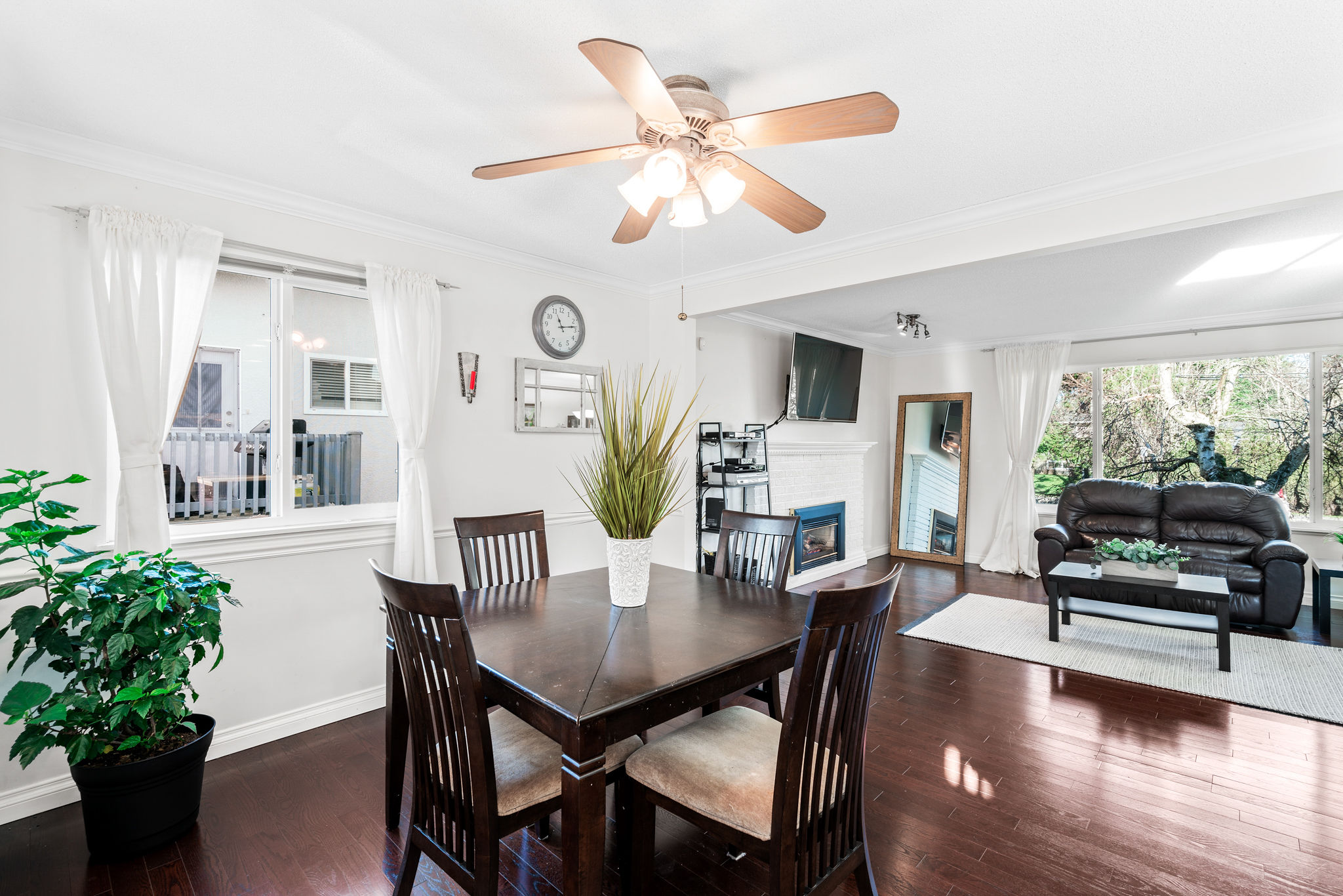 15666 Russell Avenue, White Rock