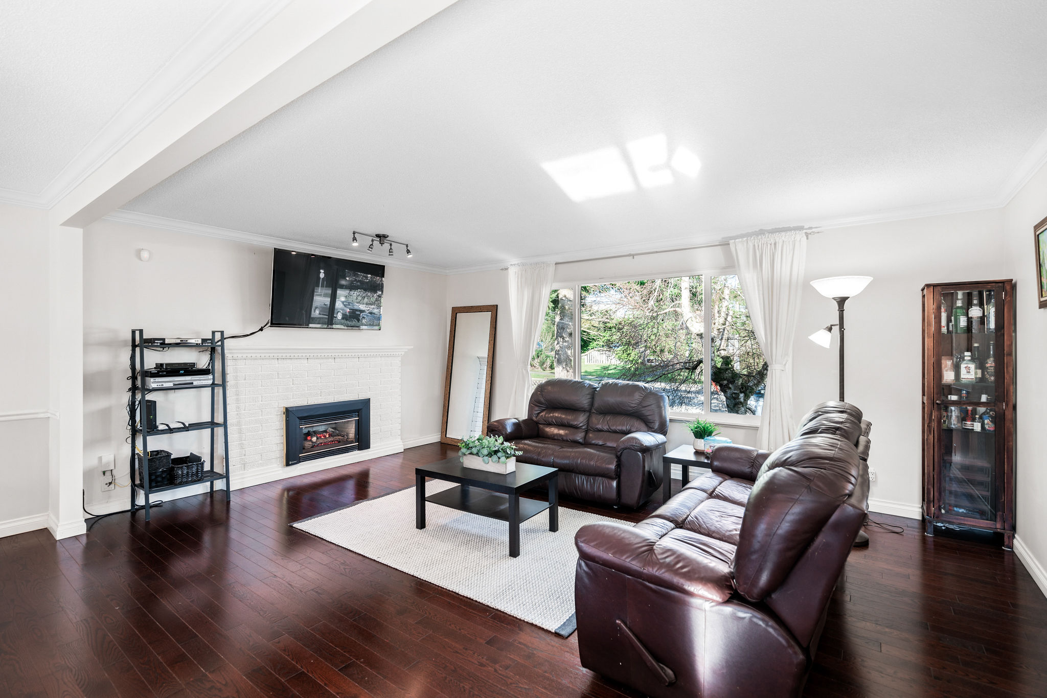 15666 Russell Avenue, White Rock